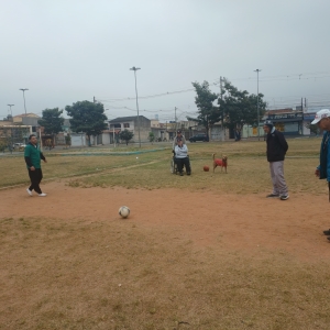 Piquenique, futebol e basquete na praça 10